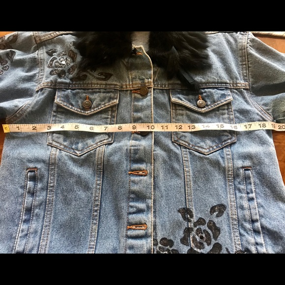 Vintage Jean Jacket with faux fur, Medium - Picture 4 of 7